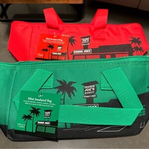 NWT Trader Joe’s Mini Insulated Lunch Bags - Green & Red
